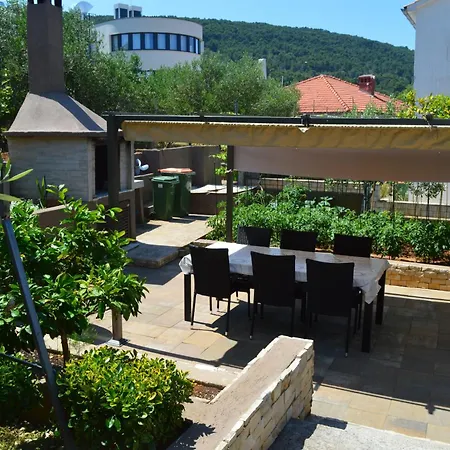 Talija 2 Apartment *