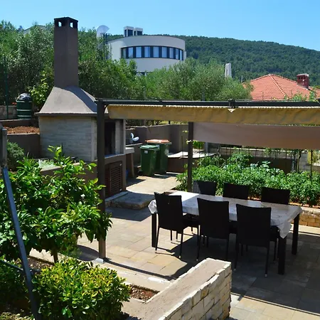 Talija 2 Apartment Kali